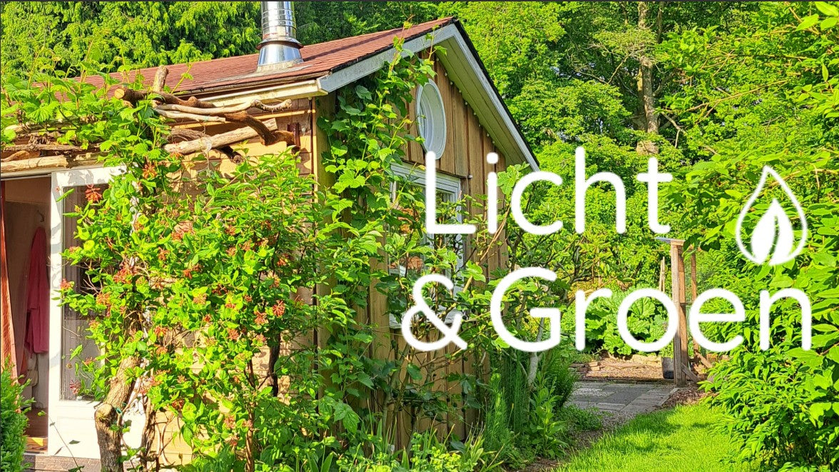 Video laden: Licht &amp; Groen rondleiding in de kruidentuin en werkplaats